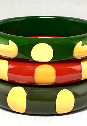 SZ28 Shultz bakelite dotted bangles