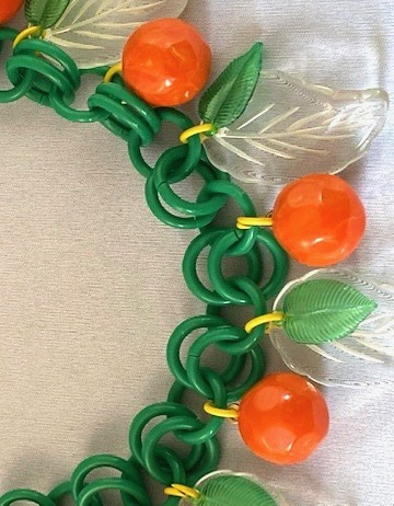 SZ32 Shultz carved oranges necklace - Image 2