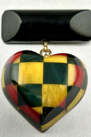 SZ40 Shultz 4 layer checkerboard heart on bar pin