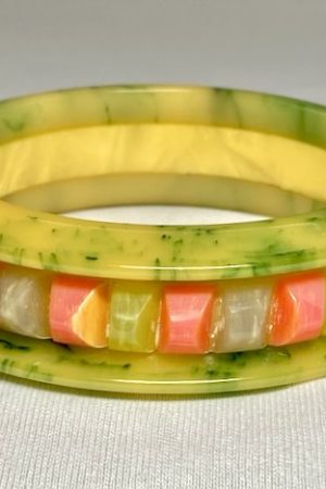 SZ76 Shultz laminated ink spot mini chicklet bakelite bangle