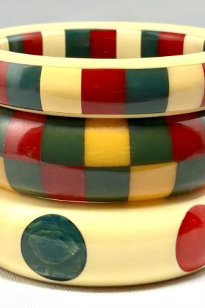 SZ77 Red, cream and blue Shultz & Pantti bakelite bangles
