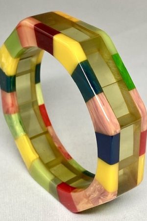SZ79 Shultz multicolor and applejuice octagon bakelite bangle