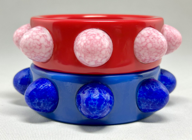 AP11 Blue or red bakelite bangles with glass cabochons