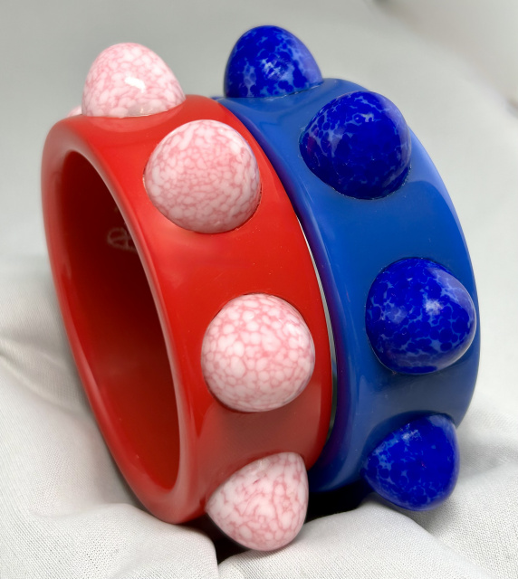 AP11 Blue or red bakelite bangles with glass cabochons - Image 2
