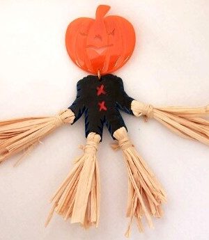 Foltz 3 pumpkin scarecrow pin
