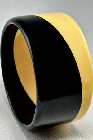 AB131 Dombek black and yellow diagonal laminate bakelite bangle