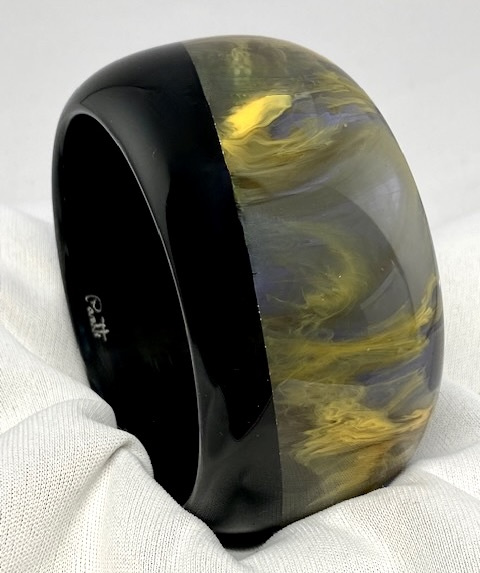 AB167 Pantti diagonal laminate bangles in bakelite and resin combo - Image 2