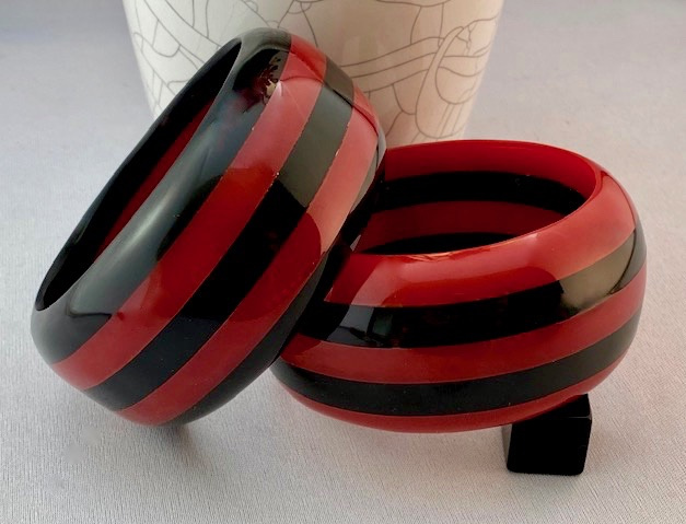 K Kronimus red/black laminated stripe bakelite bangles