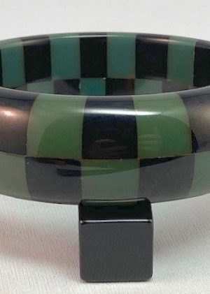 SZ7 Shultz grayish blue/black checkerboard bakelite bangle