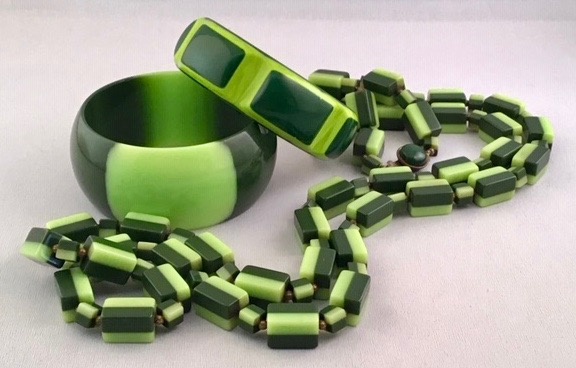 LG223 Best Plastics 2 tone green bangles