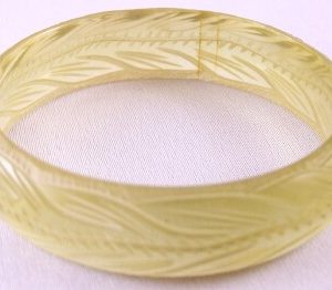 LG224 Carved clear celluloid bangle