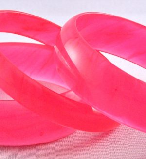 LG235 Marbled rose pink 60s lucite bangles