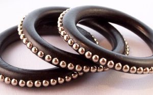 LG305 Trio ebony wood/studs bangles