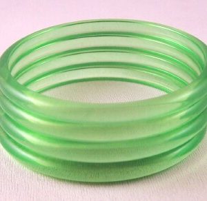 LG313 Set 4 transparent pale green lucite bangles