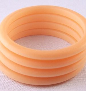 LG319 Set 4 pale peach satin lucite bangles