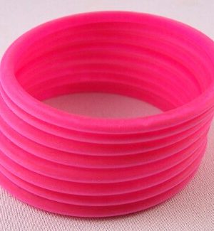 LG321 Set 8 hot pink satin lucite bangles