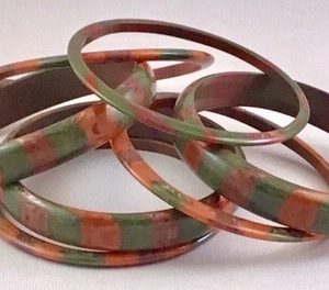 LG342 Set 7 tricolor lucite spacer bangles