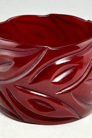 LG344 Wide translucent wine leaf carved resin bangle