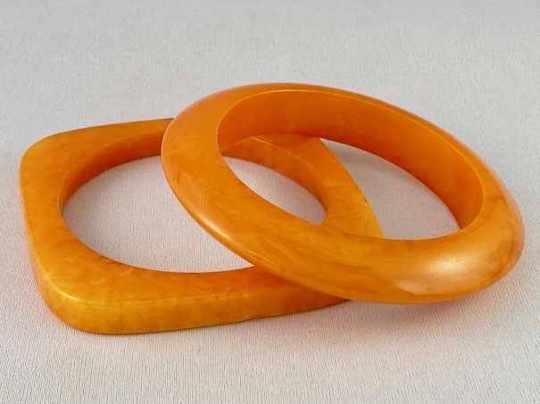 LG126 Marbled cantaloupe lucite bangles