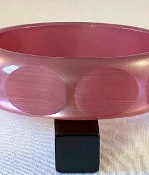 LG132 Lavender moonglow lucite bangle with concave circle carving