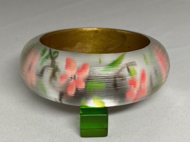 LG133 Hand painted peach flowers lucite bangle - Image 2