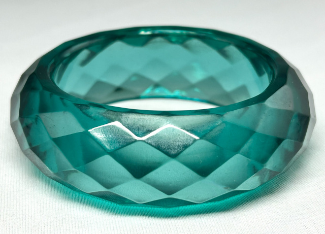 LG159 Diamond faceted transparent teal lucite bangle