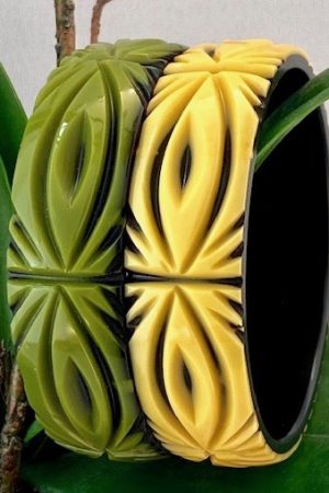 LG163 Contemporary carved 2 tone lucite bangles