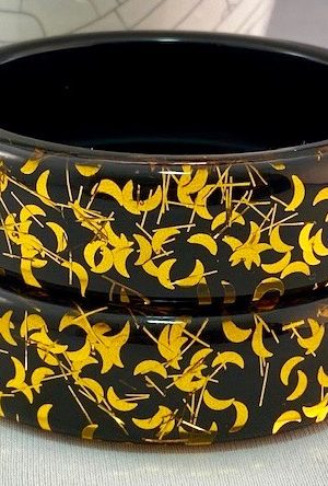 LG167 Black & gold confetti lucite bangles