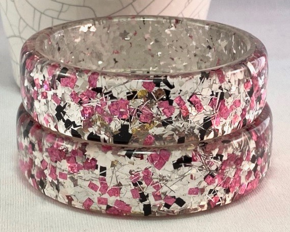 LG169 Silver, pink & black confetti lucite bangles