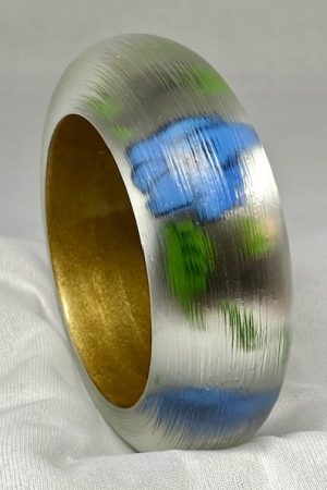 LG177 Chunky hand painted blue flowers lucite bangle