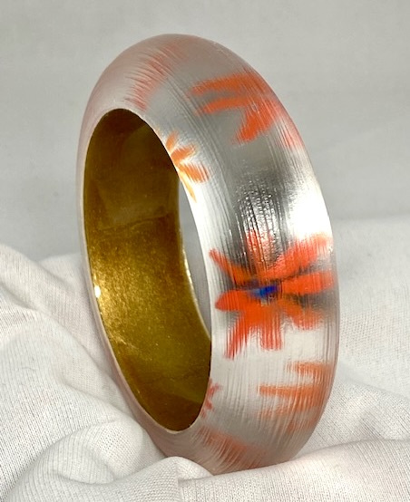 LG186 Hand painted orange flowers lucite bangle - Image 2