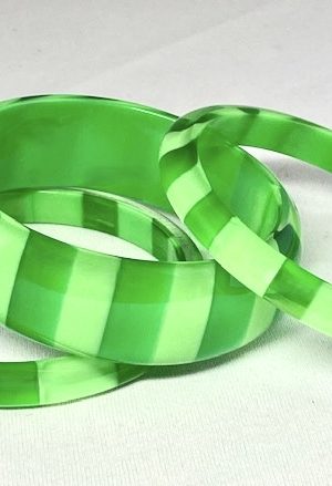 LG195 Best Plastics 60s green striped lucite bangles