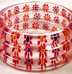 LG203 Set 3 acrylic bangles w red flowers