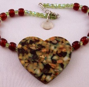 PO101 PONO Resin mosaic heart necklace