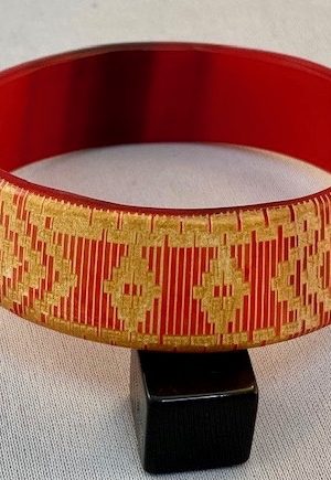 PO117 PONO Orange dyed horn laser cut bangle