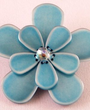 PO105 PONO Pale turquoise flower pin