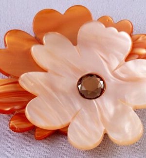 PO106 PONO 2 Tone apricot resin double flower pin