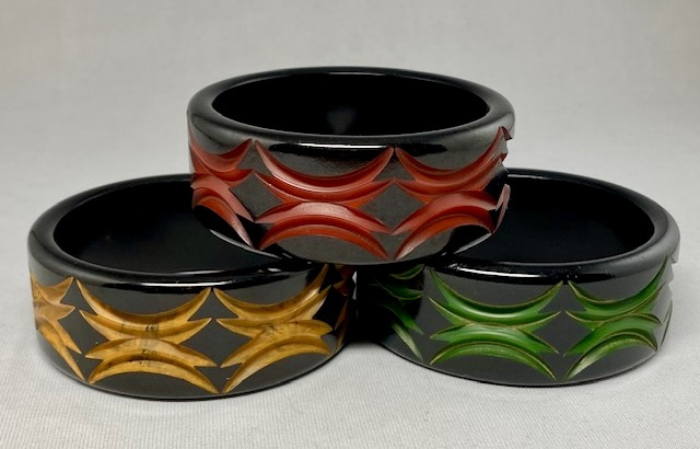 BB283 Wide geometric carved and overdyed bakelite bangles - Image 3