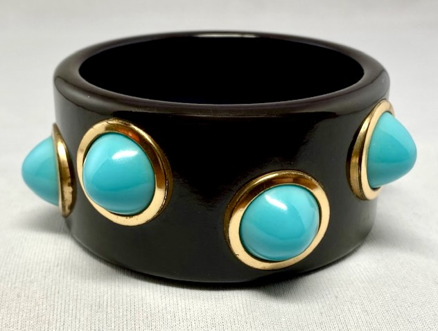 BB368 Near black bakelite bangle/turquoise cone dots