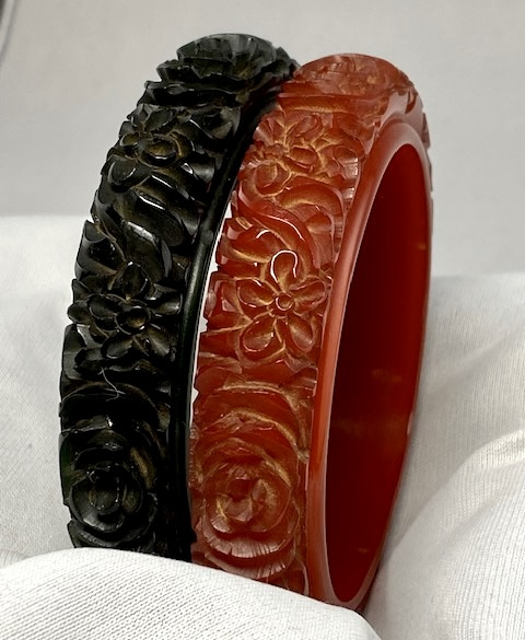 BB382 chunky all over floral carved bakelite bangles