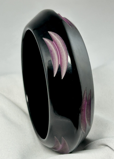 BB659 Purple bakelite saucer bangle with black overdye - Image 2