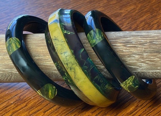 BB154 Black/blue moon dots & laminated blue moon/inkspot bangles